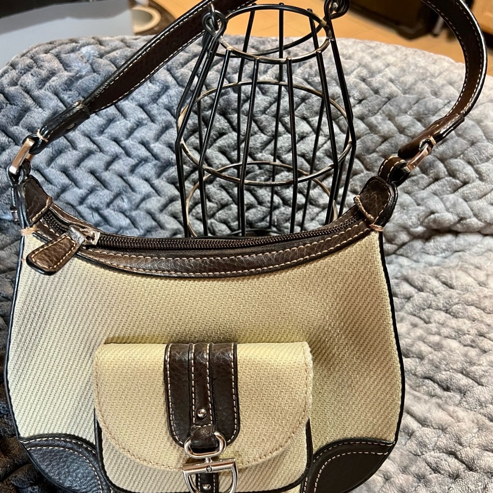 Elegant Etienne Aigner Tan and Brown Women's Shoulder Bag. - Picture 3 of 12